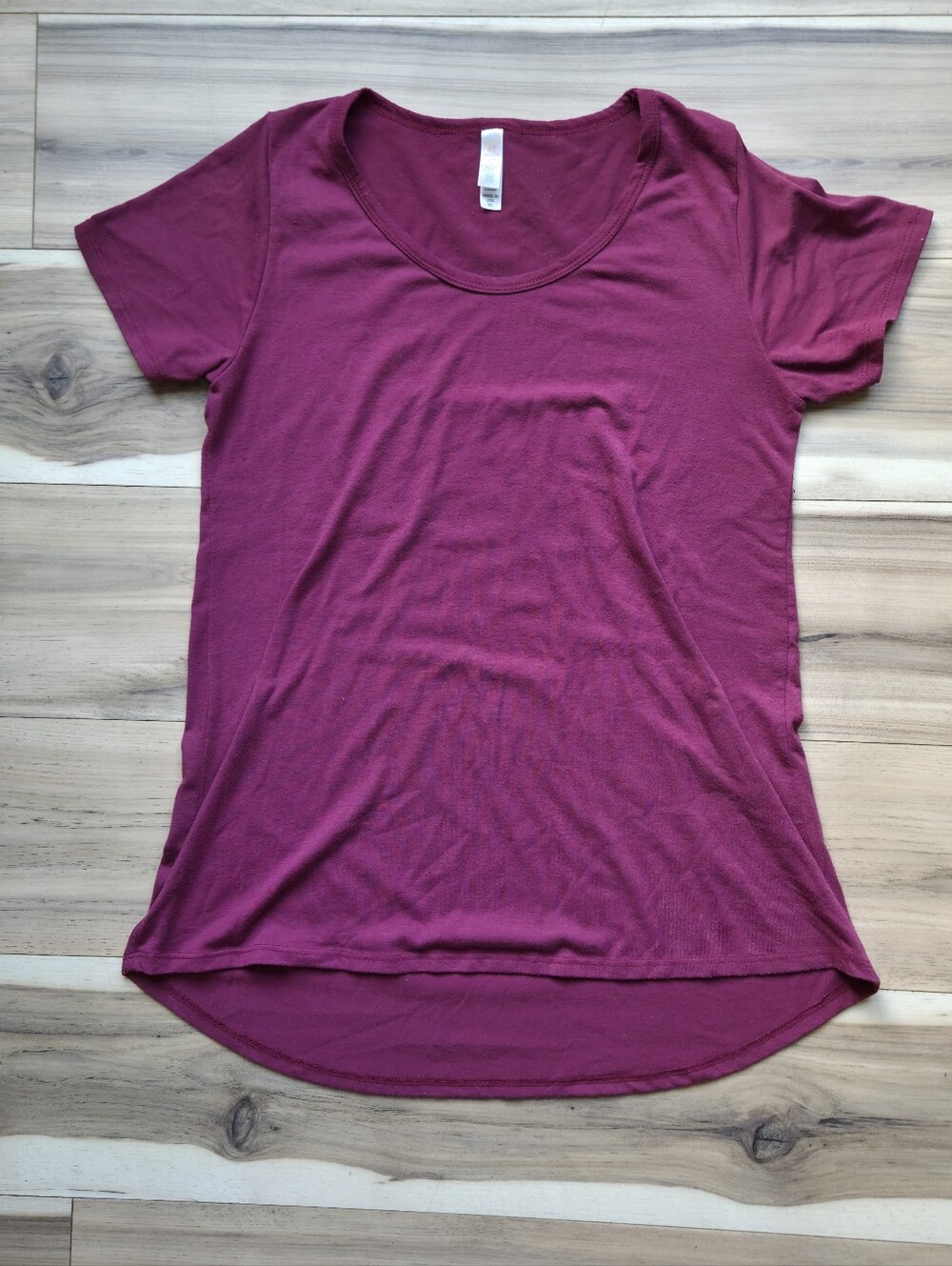 LuLaRoe Womens Short Sleeve Scoop Neck T-Shirt Top Size XS Dark Pink
